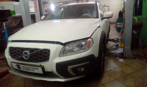 Volvo XC70 2.4 D4 181 Hp 2015 г