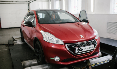 Peugeot 208 GTI 1.6 MT (200 л.с.) 2014