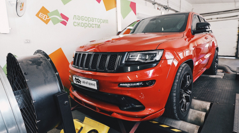 Jeep Grand Cherokee SRT 8